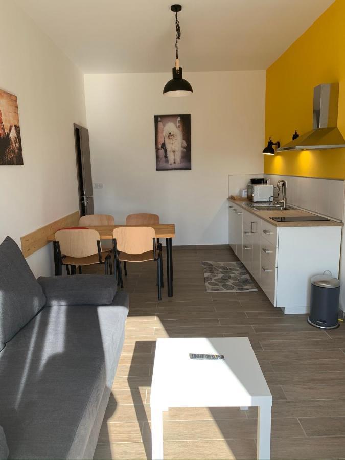 Oeregtoelgy Apartman Szar Exterior photo